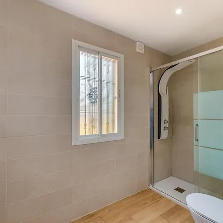 Vb Fantastic 3bdr Duplex With Large Terrace